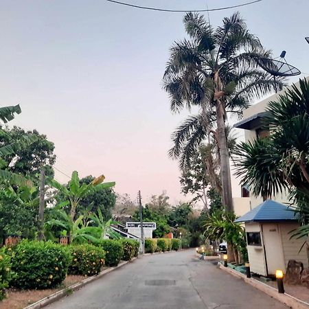 โรงแรมสยามบูทีค บุรีรัมย์ Kültér fotó